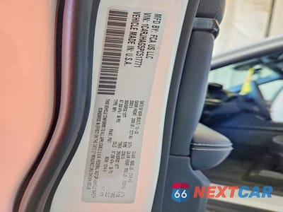 Zdjęcie 12 z 12 samochodu: 2023 JEEP GRAND CHEROKEE LAREDO VIN:1C4RJHAG5PC517771 - miniatura