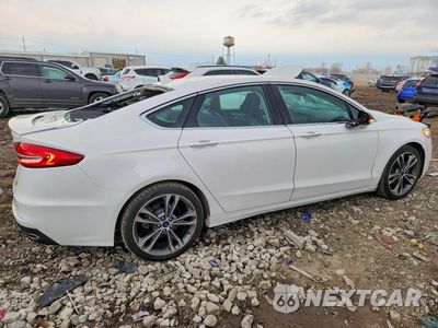 Trzecie zdjęcie samochodu z tyłu: 2020 FORD FUSION TITANIUM VIN:3FA6P0K90LR264296 - miniatura