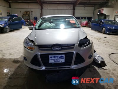 Piąte zdjęcie samochodu w środku: 2012 FORD FOCUS SE VIN:1FAHP3F24CL181105 - miniatura