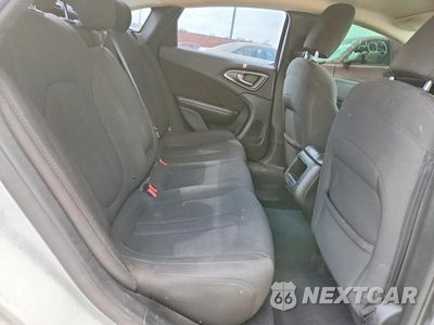Zdjęcie 10 z 12 samochodu: 2015 CHRYSLER 200 LIMITED VIN:1C3CCCAB1FN604369 - miniatura