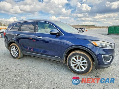 Czwarte zdjęcie samochodu z boku: 2018 KIA SORENTO LX V6 VIN:5XYPGDA53JG413697 - miniatura