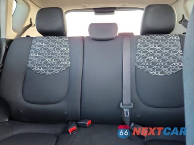 Zdjęcie 10 z 12 samochodu: 2011 KIA SOUL + VIN:KNDJT2A25B7712649 - miniatura