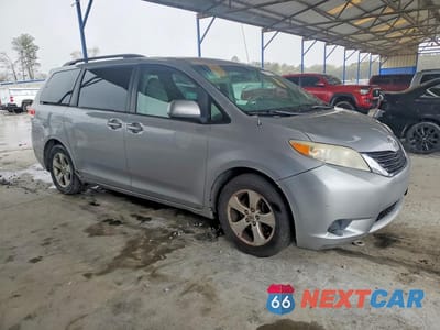 Czwarte zdjęcie samochodu z boku: 2012 TOYOTA SIENNA LE 8-PASSENGER VIN:5TDKK3DC4CS181520 - miniatura