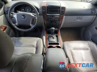 Zdjęcie 8 z 12 samochodu: 2005 KIA SORENTO LX VIN:KNDJD733955403802 - miniatura