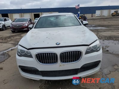 Piąte zdjęcie samochodu w środku: 2013 BMW 740 LXI VIN:WBAYF4C50DD281602 - miniatura
