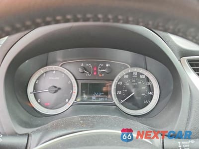 Zdjęcie 9 z 12 samochodu: 2014 NISSAN SENTRA SR VIN:3N1AB7AP9EL652437 - miniatura