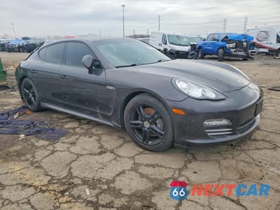 Czwarte zdjęcie samochodu z boku: 2011 PORSCHE PANAMERA 2 VIN:WP0AA2A77BL018702 - miniatura