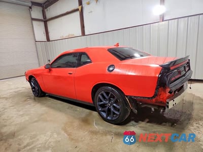 Drugie zdjęcie samochodu z przodu: 2020 DODGE CHALLENGER SXT VIN:2C3CDZAG8LH105813 - miniatura