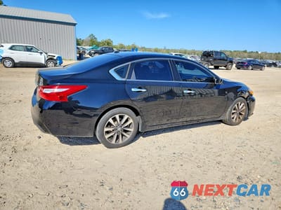 Trzecie zdjęcie samochodu z tyłu: 2017 NISSAN ALTIMA 2.5 SV VIN:1N4AL3AP1HC236567 - miniatura