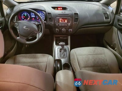 Zdjęcie 8 z 12 samochodu: 2015 KIA FORTE LX VIN:KNAFK4A65F5434079 - miniatura