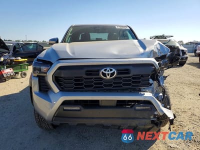 Piąte zdjęcie samochodu w środku: 2024 TOYOTA TACOMA TRD OFF-ROAD VIN:3TMLB5JN4RM064602 - miniatura