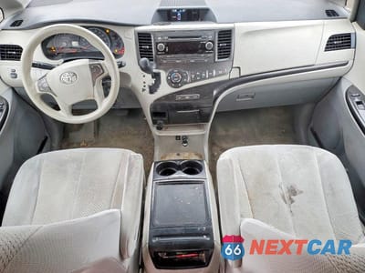 Zdjęcie 8 z 13 samochodu: 2014 TOYOTA SIENNA LE 8-PASSENGER VIN:5TDKK3DC6ES483541 - miniatura