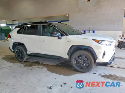 Czwarte zdjęcie samochodu z boku: 2019 TOYOTA RAV4 HYBRID XSE VIN:2T3EWRFV1KW022468 - miniatura