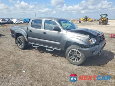 Czwarte zdjęcie samochodu z boku: 2014 TOYOTA TACOMA DOUBLE CAB PRERUNNER VIN:3TMJU4GN4EM173591 - miniatura