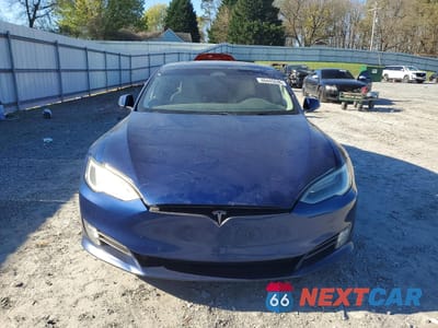 Piąte zdjęcie samochodu w środku: 2016 TESLA MODEL S VIN:5YJSA1E27GF174729 - miniatura