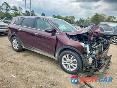 Czwarte zdjęcie samochodu z boku: 2019 KIA SORENTO LX VIN:5XYPG4A30KG558311 - miniatura