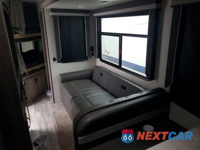 Zdjęcie 6 z 10 samochodu: 2021 WINNEBAGO VOYAGE CAMPER VIN:54CTV1Y2XM6061546 - miniatura