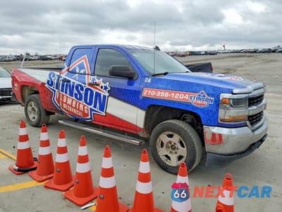 Czwarte zdjęcie samochodu z boku: 2017 CHEVROLET SILVERADO K1500 VIN:1GCVKNEC4HZ358810 - miniatura