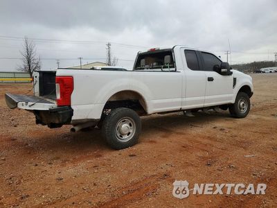 Trzecie zdjęcie samochodu z tyłu: 2019 FORD F250 SUPER DUTY VIN:1FT7X2B65KEC41307 - miniatura