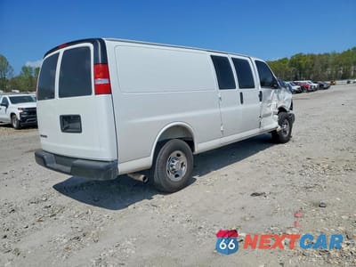 Trzecie zdjęcie samochodu z tyłu: 2025 CHEVROLET EXPRESS 3500 CARGO DELIVERY VAN VIN:1GCZGHF76S1259546 - miniatura