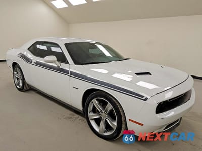Czwarte zdjęcie samochodu z boku: 2015 DODGE CHALLENGER SXT VIN:2C3CDZAT1FH702660 - miniatura