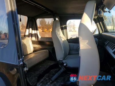 Zdjęcie 10 z 13 samochodu: 1995 JEEP WRANGLER / YJ S VIN:1J4FY19P2SP289461 - miniatura