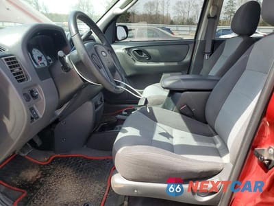 Zdjęcie 7 z 12 samochodu: 2003 FORD ESCAPE XLS VIN:1FMYU021X3KC76963 - miniatura