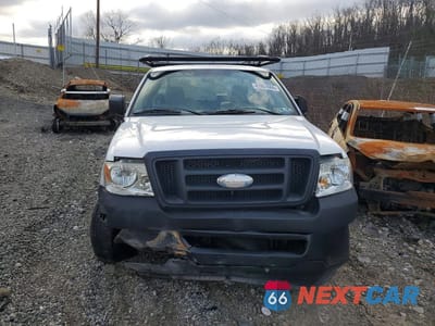 Piąte zdjęcie samochodu w środku: 2007 FORD F 150 UTILITY / SERVICE TRUCK VIN:1FTVF12597KD29197 - miniatura