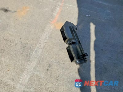 Zdjęcie 12 z 12 samochodu: 2006 DODGE CHARGER SRT-8 VIN:2B3LA73W16H507885 - miniatura