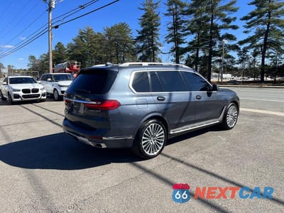 Czwarte zdjęcie samochodu z boku: 2019 BMW X7 XDRIVE40I VIN:5UXCW2C5XKLB43622 - miniatura