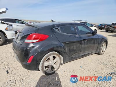 Trzecie zdjęcie samochodu z tyłu: 2015 HYUNDAI VELOSTER BASE VIN:KMHTC6AD0FU239666 - miniatura