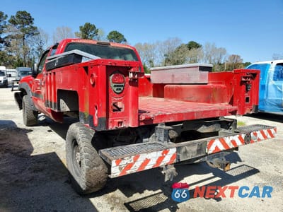 Trzecie zdjęcie samochodu z tyłu: 2002 FORD F350 SUPER DUTY UTILITY / SERVICE TRUCK VIN:1FTSX31F22ED33489 - miniatura