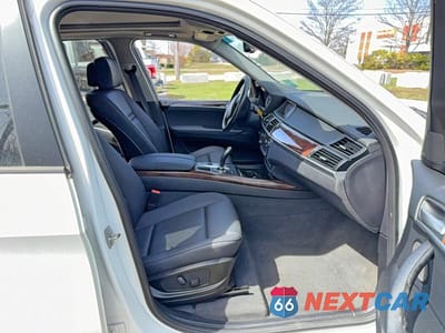 Piąte zdjęcie samochodu w środku: 2011 BMW X5 XDRIVE35I VIN:5UXZV4C58BL403604 - miniatura
