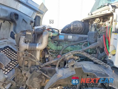 Zdjęcie 7 z 10 samochodu: 2016 VOLVO VNL SEMI TRUCK VIN:4V4NC9EH4GN975280 - miniatura