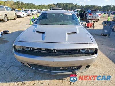Piąte zdjęcie samochodu w środku: 2016 DODGE CHALLENGER SXT VIN:2C3CDZAG2GH183834 - miniatura