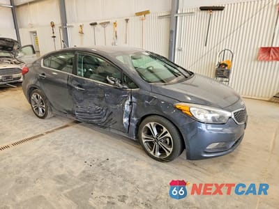Czwarte zdjęcie samochodu z boku: 2016 KIA FORTE EX VIN:KNAFX4A8XG5549457 - miniatura