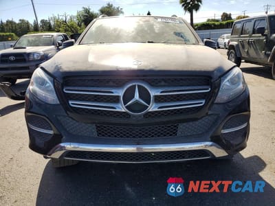 Piąte zdjęcie samochodu w środku: 2016 MERCEDES-BENZ GLE 350 4MATIC VIN:4JGDA5HBXGA622087 - miniatura