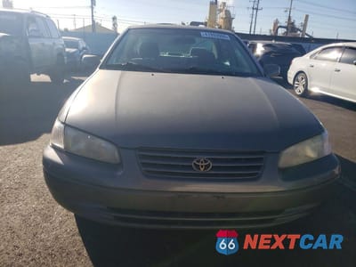 Piąte zdjęcie samochodu w środku: 1997 TOYOTA CAMRY LE V6 VIN:JT2BF22K0V0039494 - miniatura