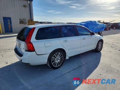 Trzecie zdjęcie samochodu z tyłu: 2011 VOLVO V50 T5 VIN:YV1672MW5B2633806 - miniatura