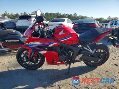 Trzecie zdjęcie samochodu z tyłu: 2026 HONDA CBR650 R VIN:MLHRH1554T5200000 - miniatura