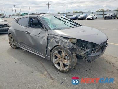 Czwarte zdjęcie samochodu z boku: 2015 HYUNDAI VELOSTER TURBO VIN:KMHTC6AE8FU243201 - miniatura