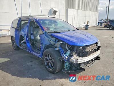 Czwarte zdjęcie samochodu z boku: 2019 CHRYSLER PACIFICA TOURING L VIN:2C4RC1BG4KR599928 - miniatura