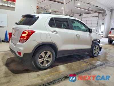 Trzecie zdjęcie samochodu z tyłu: 2019 CHEVROLET TRAX 1LT VIN:3GNCJPSB3KL212762 - miniatura