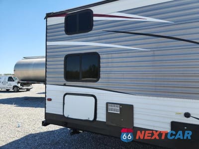 Zdjęcie 9 z 10 samochodu: 2019 KEYSTONE KEYSTONE VIN:4YDT29523KM936130 - miniatura