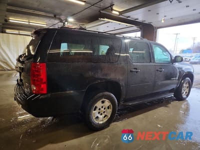 Trzecie zdjęcie samochodu z tyłu: 2011 GMC YUKON XL K1500 SLE VIN:1GKS2HE38BR211485 - miniatura