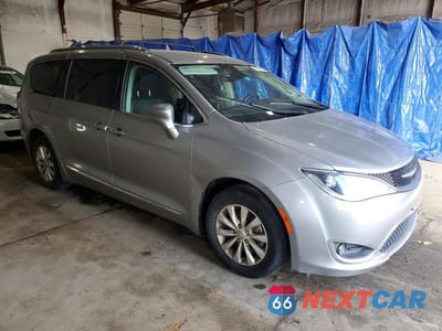 Czwarte zdjęcie samochodu z boku: 2018 CHRYSLER PACIFICA TOURING L VIN:2C4RC1BG4JR110829 - miniatura