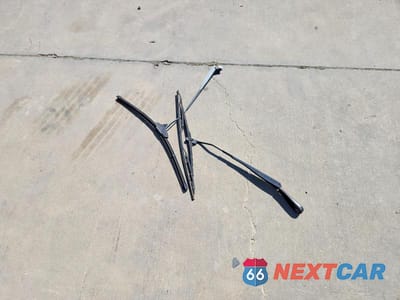 Zdjęcie 13 z 13 samochodu: 2003 JEEP GRAND CHEROKEE LAREDO VIN:1J4GW48S23C602129 - miniatura