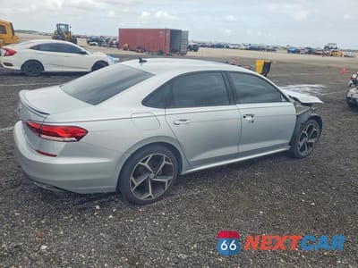 Trzecie zdjęcie samochodu z tyłu: 2020 VOLKSWAGEN PASSAT R-LINE VIN:1VWMA7A31LC017230 - miniatura