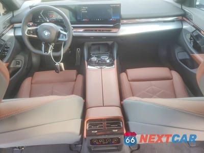 Zdjęcie 8 z 13 samochodu: 2026 BMW 550 XE VIN:WBA13FK05TCV74041 - miniatura