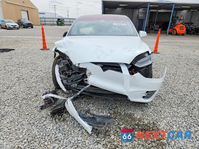 Piąte zdjęcie samochodu w środku: 2018 TESLA MODEL X VIN:5YJXCBE46JF097625 - miniatura